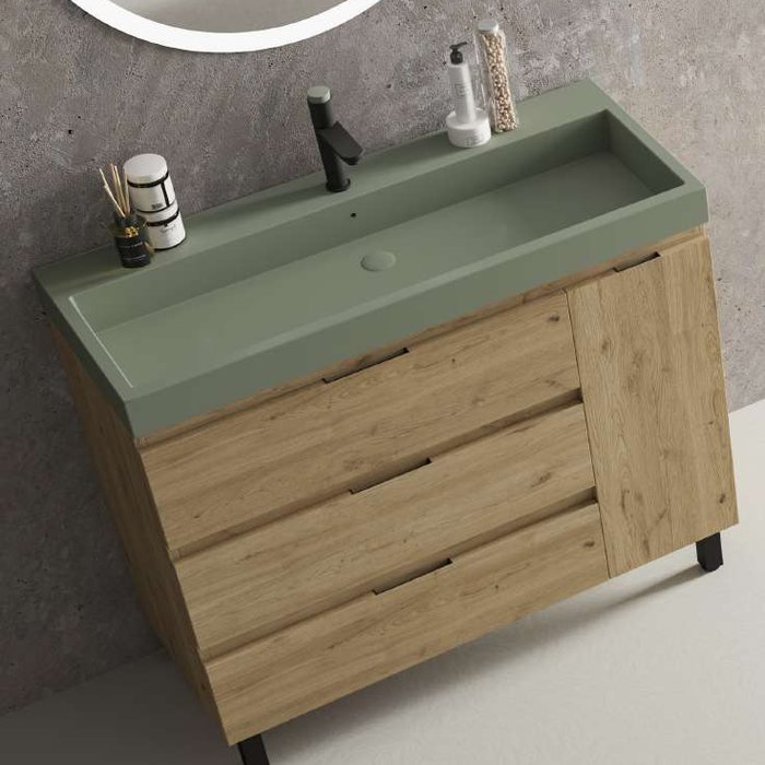 Meuble de salle de bain Série Hekla. Trois tiroirs et une porte, au sol sur pieds, en 100 cm