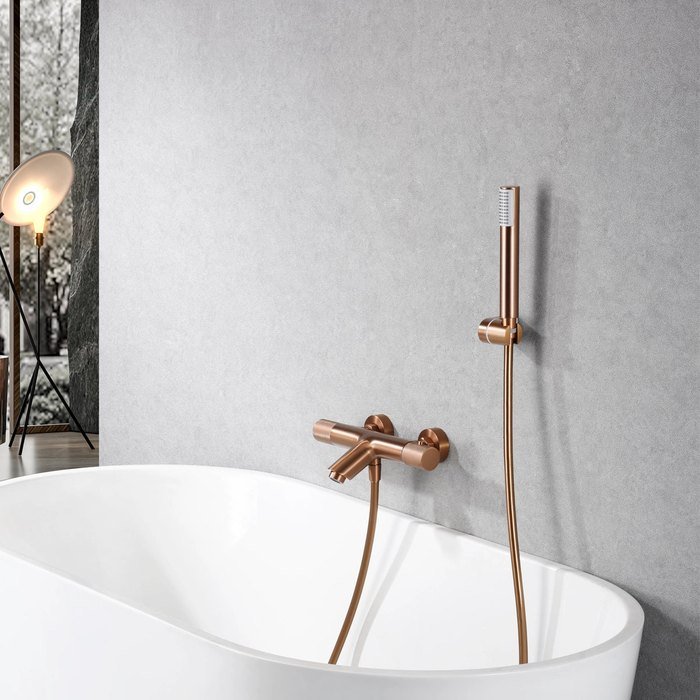 Termostático de baño y ducha Line. Imex. Termostático de bañera y ducha, de latón, con caño
