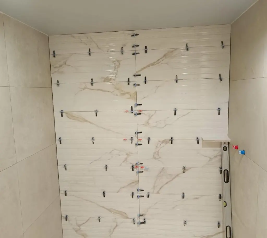 proceso reforma baño 1er paso cambio de pared de ducha